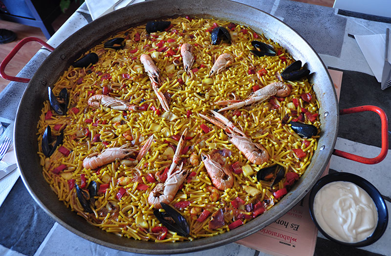 ✎ Traditional Recipes: Fideuà Catalana