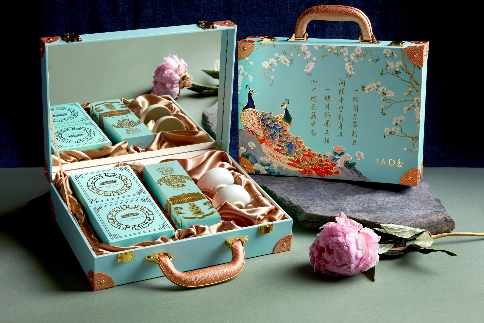 How did elaborate mooncake packaging become a problem in China