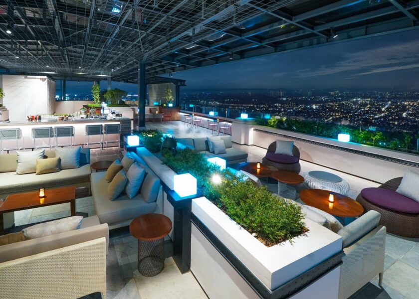 akasa 360 rooftop bar