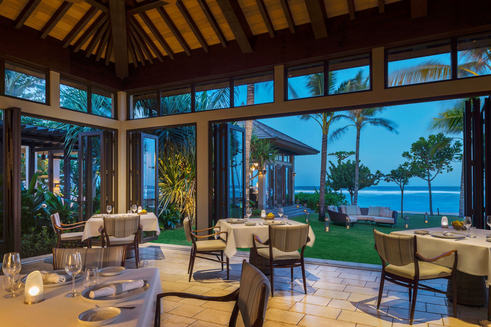 the ritz-carlton bali dining by the sea, The Ritz-Carlton, Bali Unveils &#8216;Dining by The Sea&#8217; Exclusive Dinner