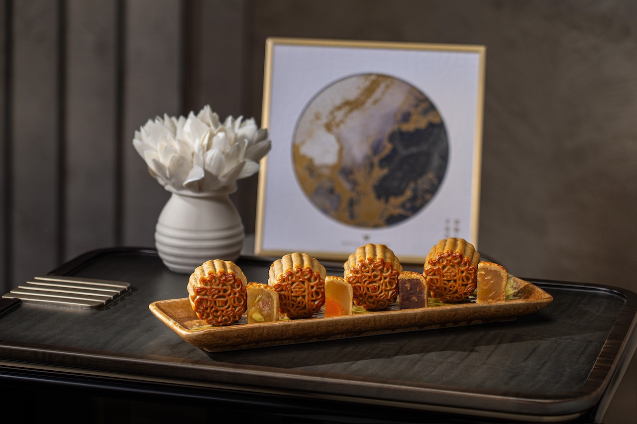 baked mooncakes, 12 Baked Mooncakes To Enjoy This Mid-Autumn Festival 2024 in Singapore