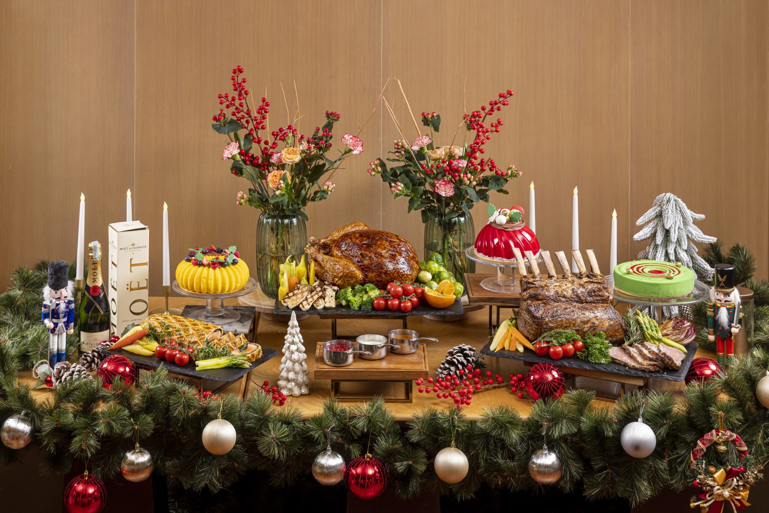 the st. regis jakarta christmas celebrations, Classic and Refined Christmas Celebrations Await at The St. Regis Jakarta